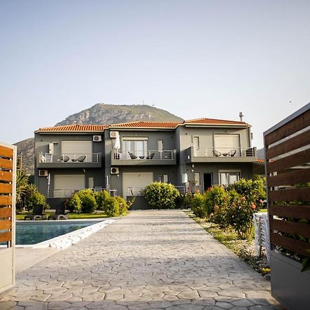 Isola Apartments Xylokastro Exterior photo