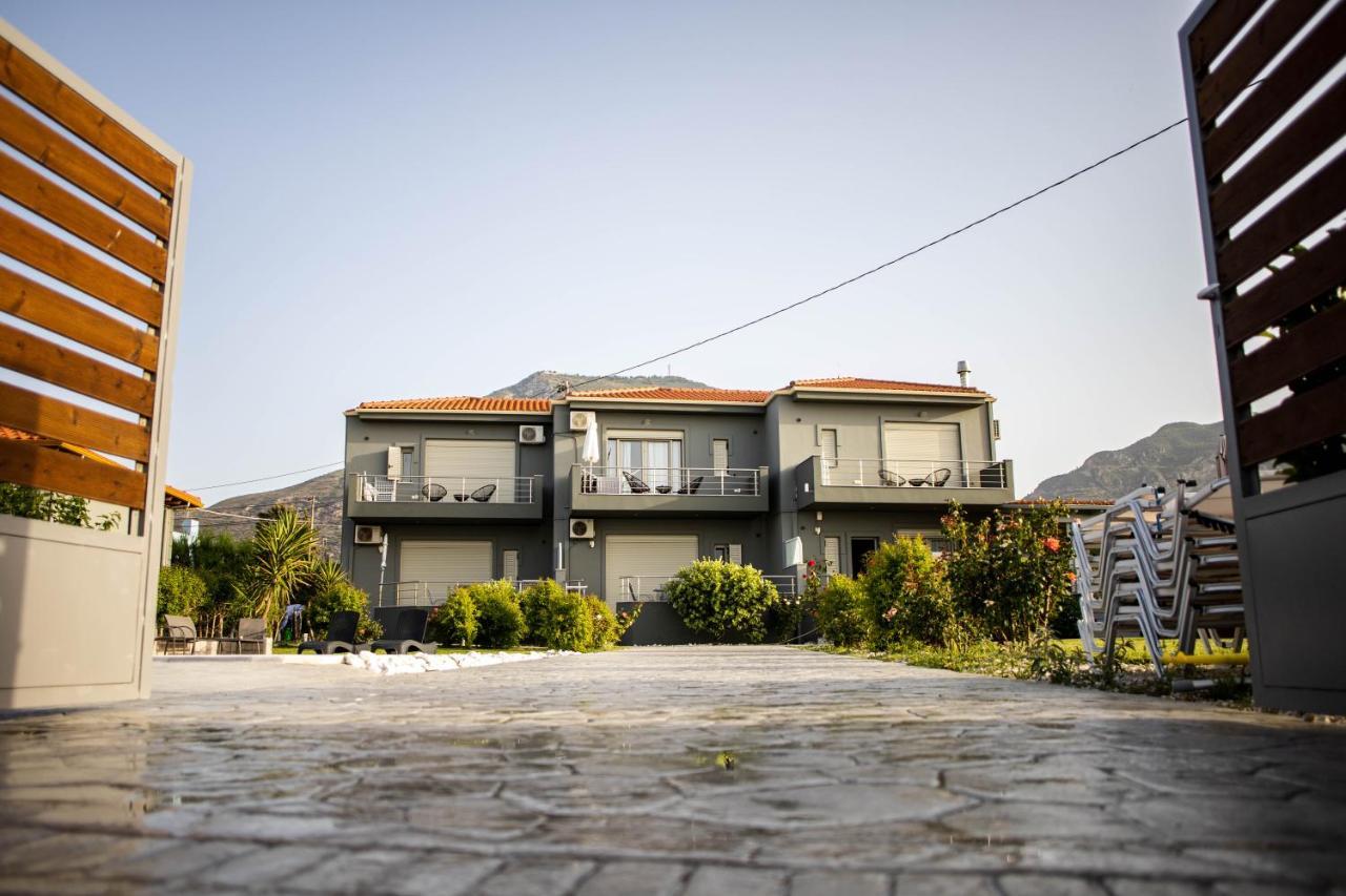 Isola Apartments Xylokastro Exterior photo