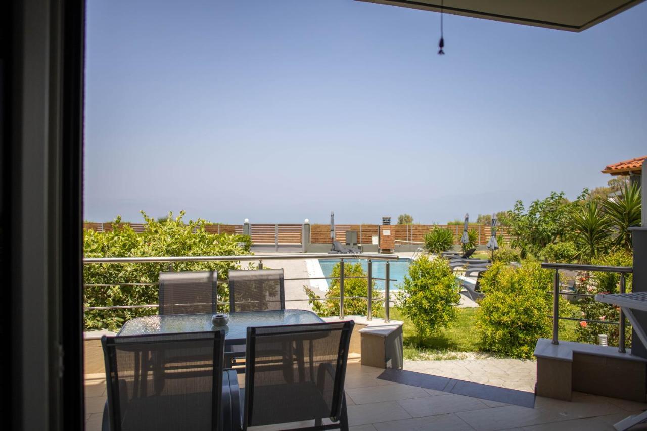 Isola Apartments Xylokastro Exterior photo
