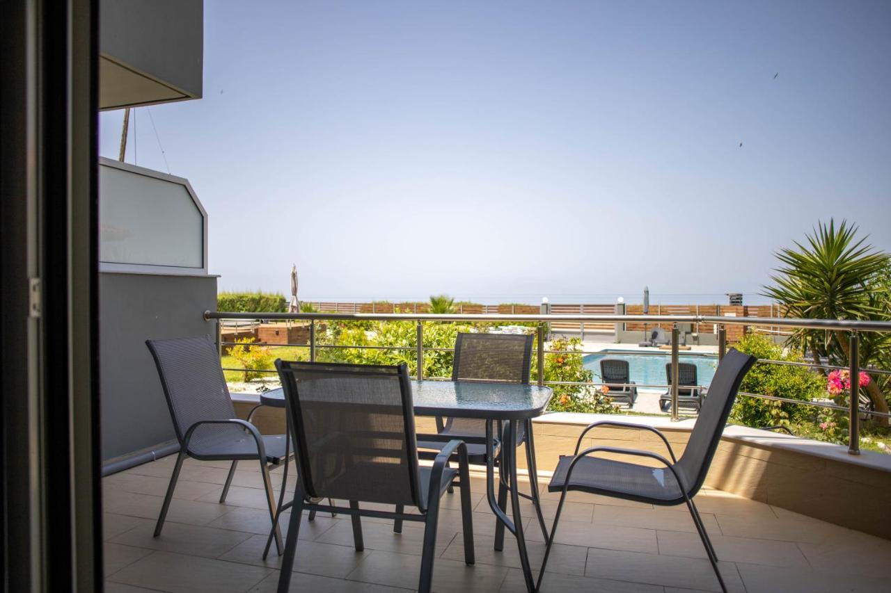 Isola Apartments Xylokastro Exterior photo