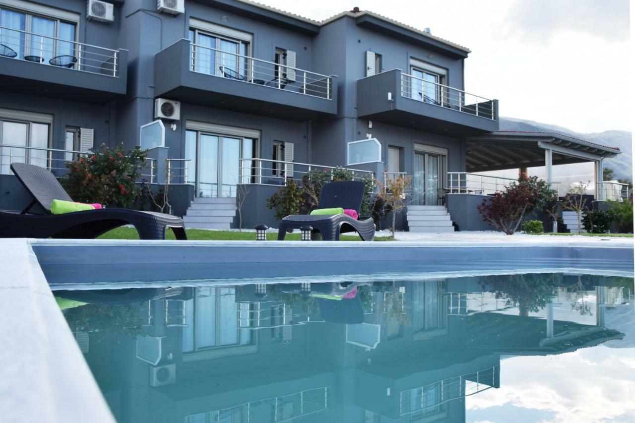Isola Apartments Xylokastro Exterior photo